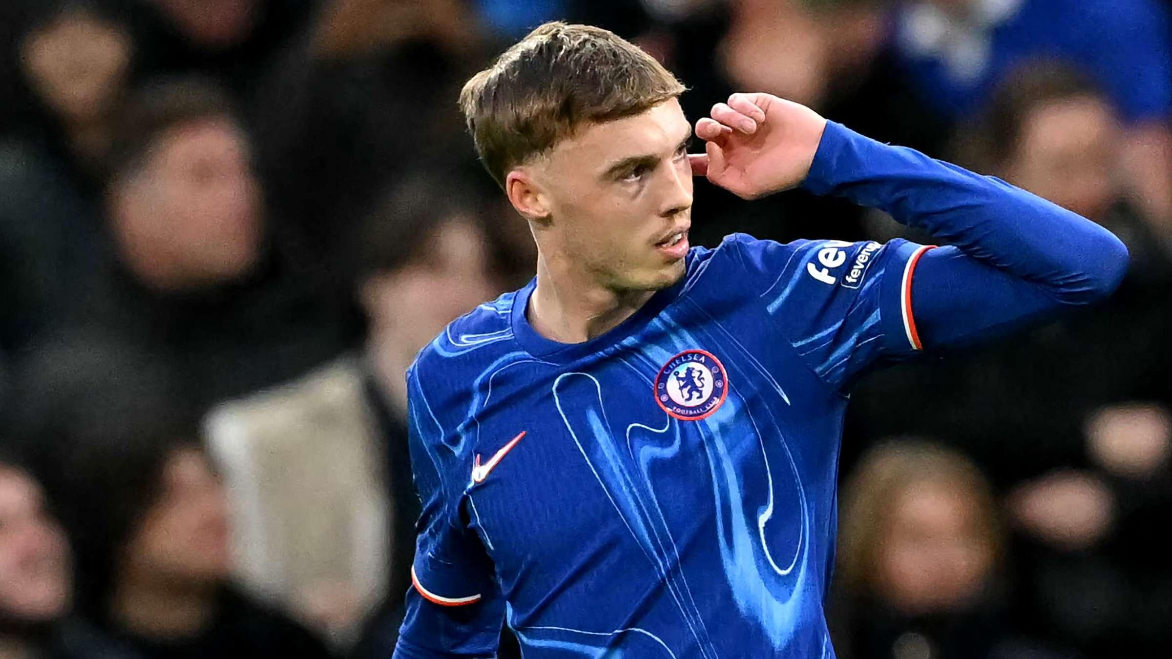 Cole Palmer em ação durante o jogo contra o Fulham