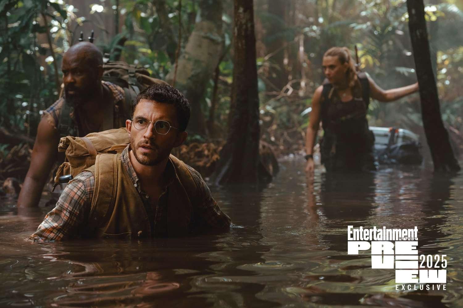 Bechir Sylvain, Jonathan Bailey e Scarlett Johansson em Jurassic World Rebirth