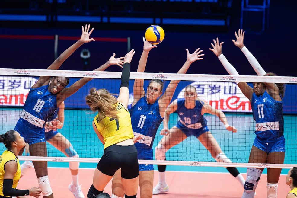 Praia Clube e Vero Vôlei Milão pelo Mundial de Clubes feminino