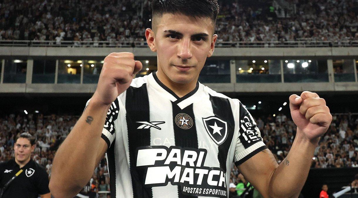 Thiago Almada está de saída do Botafogo