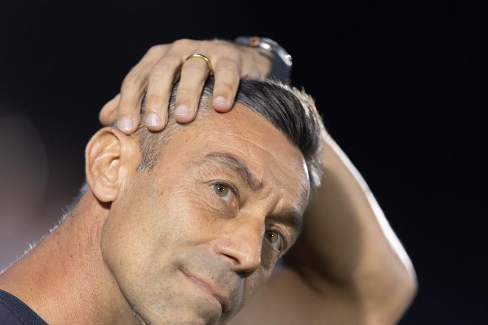 Pedro Caixinha em Bragantino x Vasco