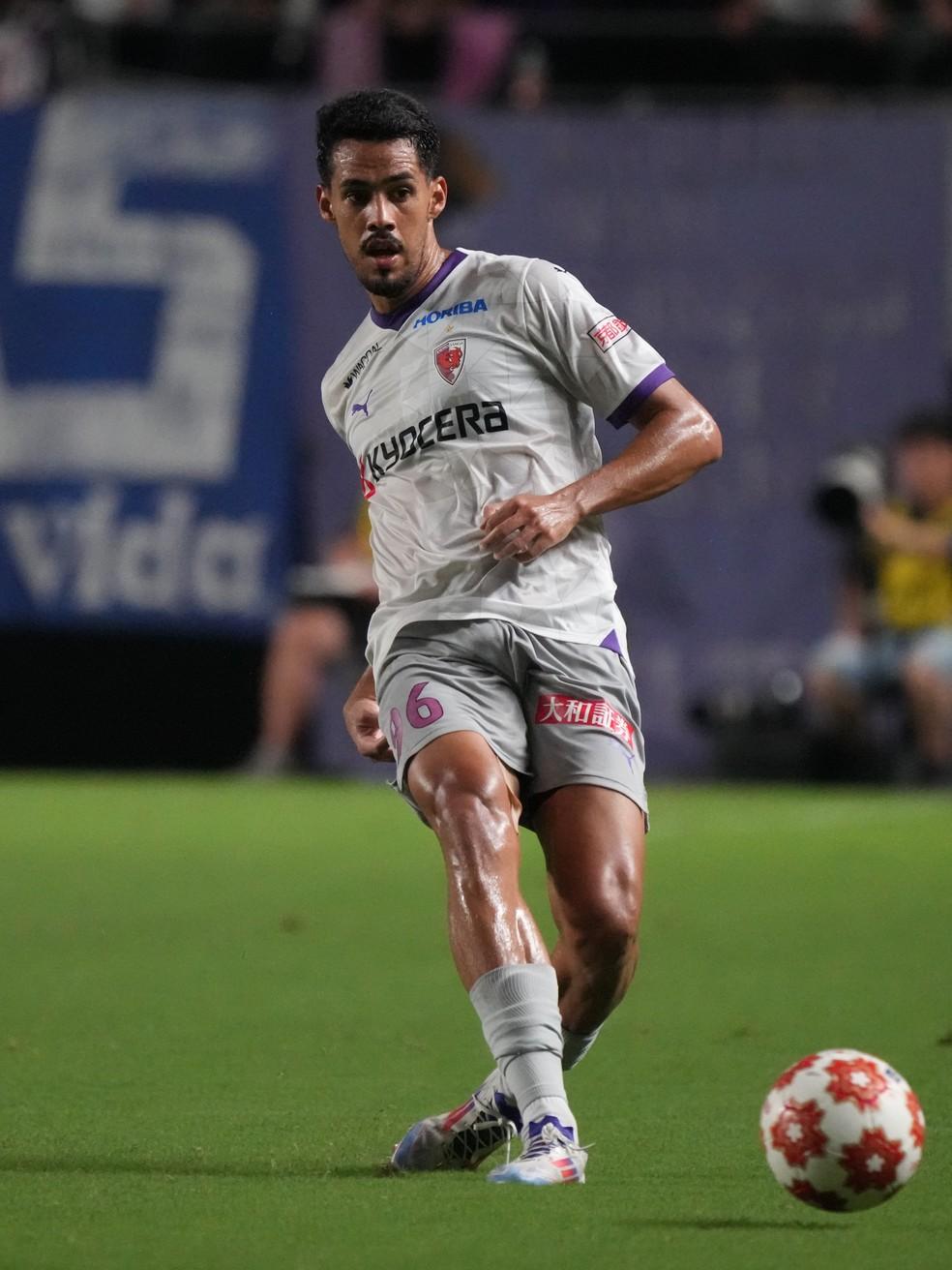 Lucas Oliveira em ação pelo Kyoto Sanga