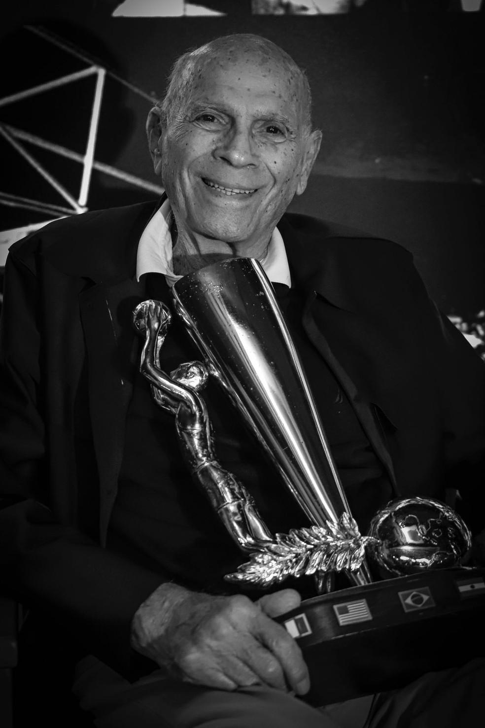 Amaury Pasos morre aos 89 anos