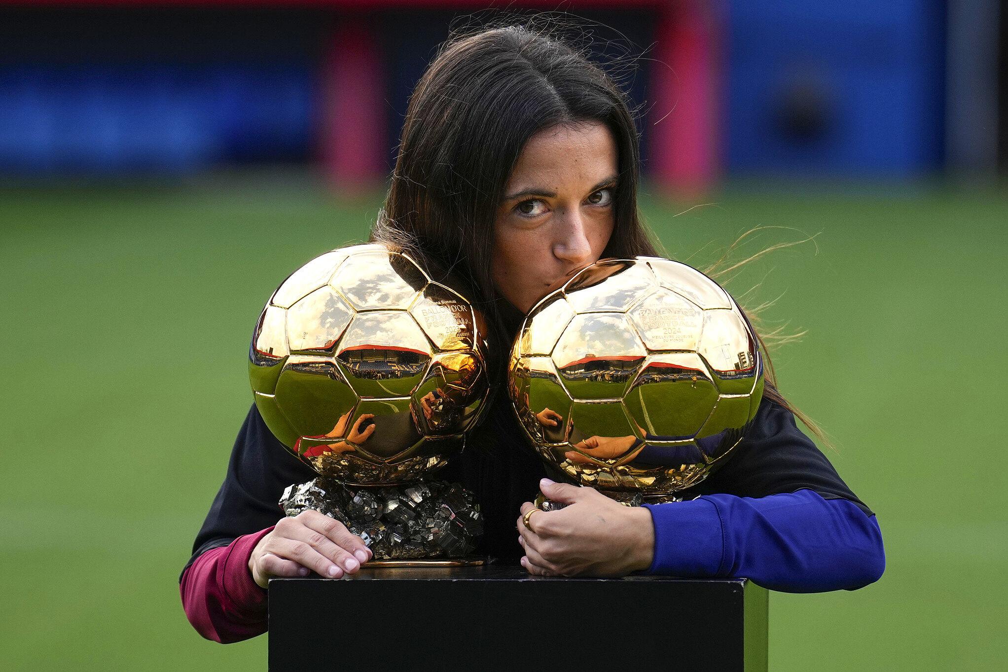 Aitana Bonmatí com seus Balões de Ouro