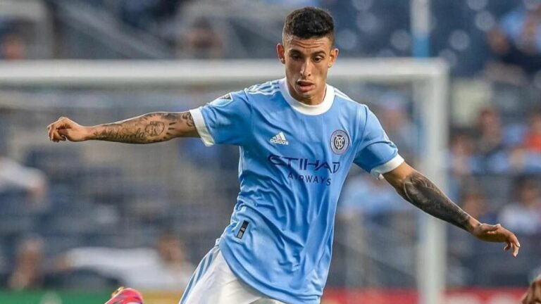 Cruzeiro e Corinthians sondam contratação do meia Santiago Rodríguez