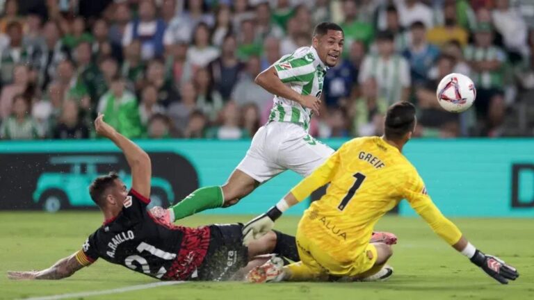 Palmeiras Negocia Contratação de Vitor Roque, do Barcelona, por Valor Milionário