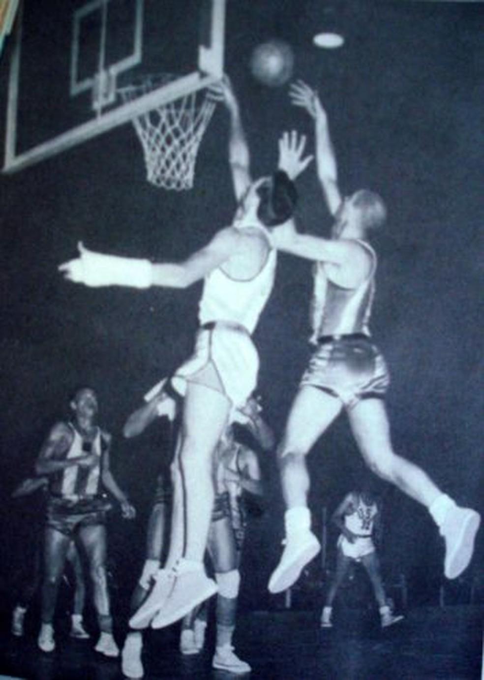 Amaury Pasos em ação no Mundial de 1959