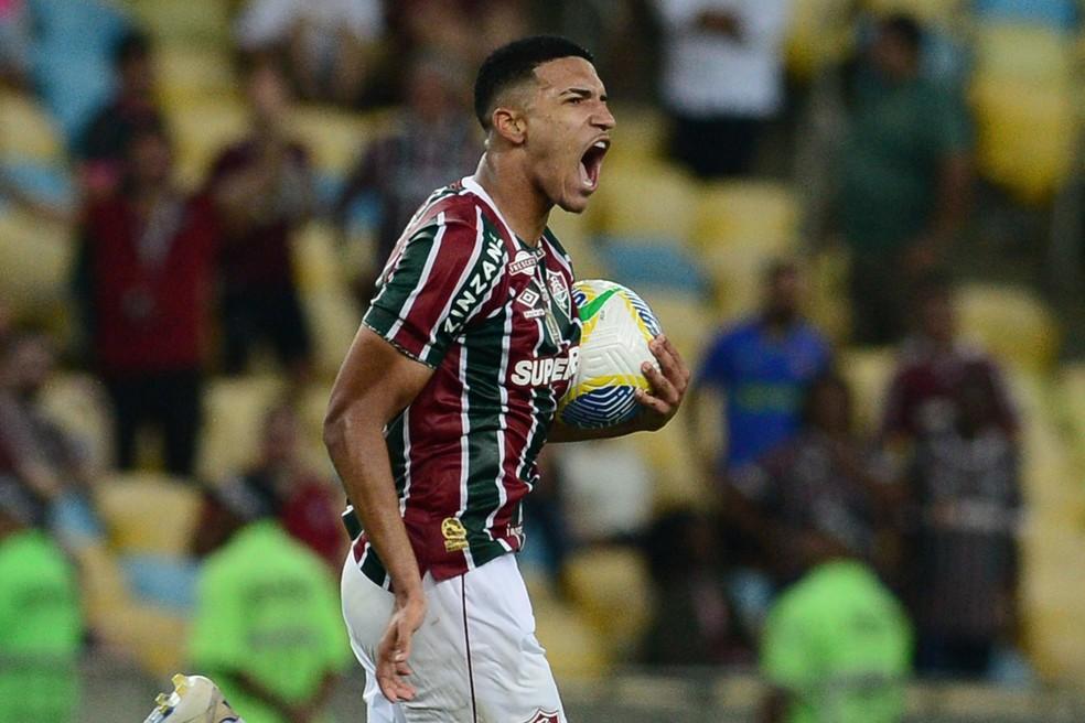 Kauã Elias comemora gol contra o Juventude