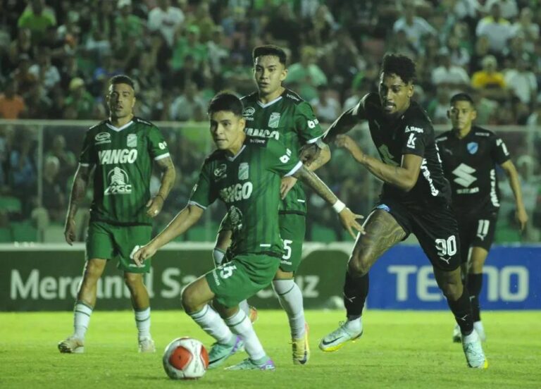 Bolívar se aproxima da conquista do campeonato após vitória e incidentes marcam os jogos em Santa Cruz