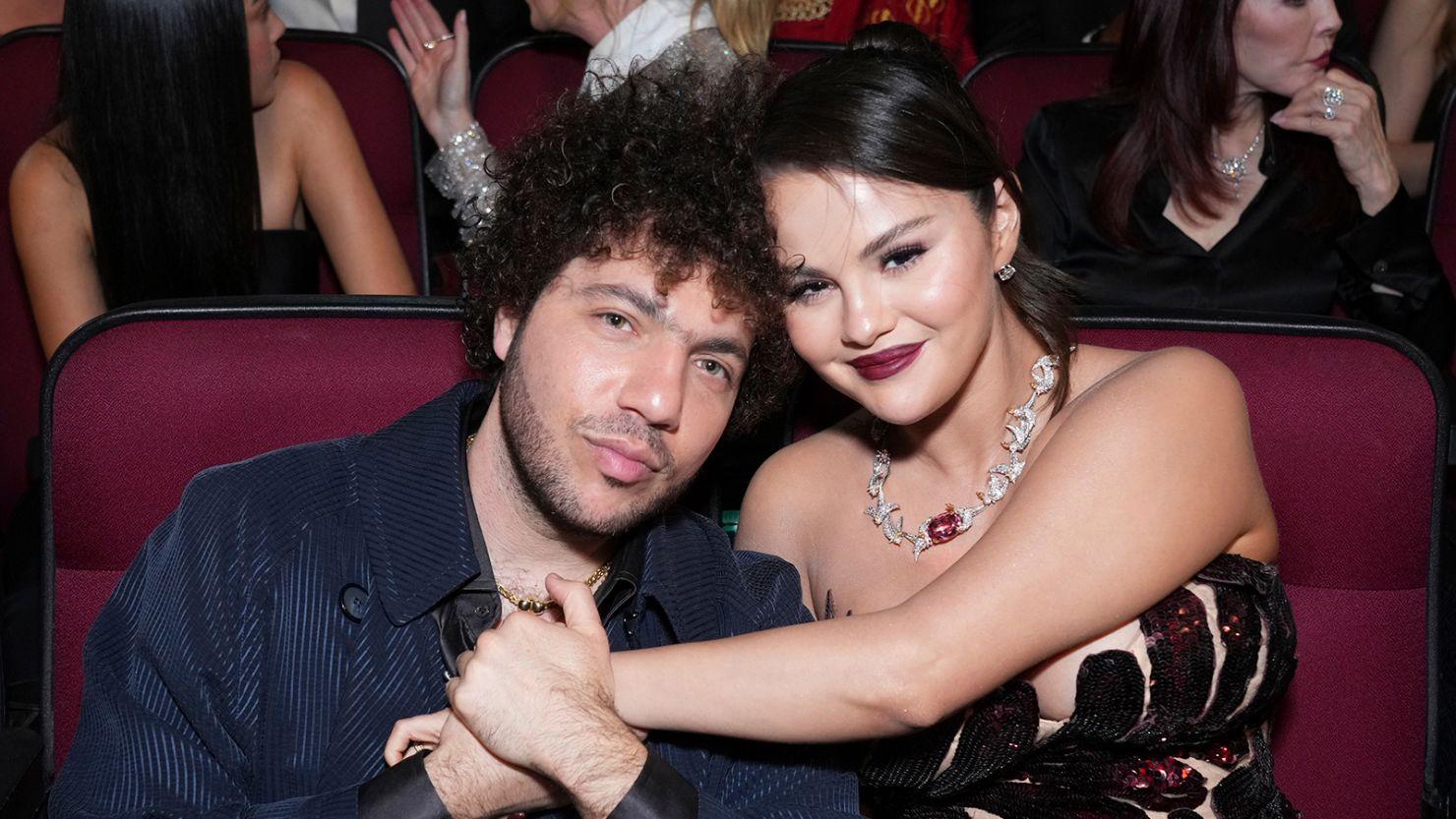 Benny Blanco e Selena Gomez no Emmy 2024