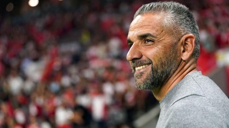 Rui Borges Reflete Sobre o Desempenho do Vitória de Guimarães e a Expectativa para o Jogo Contra o Nacional