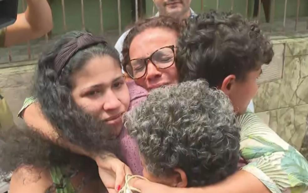 Família reencontra parentes com deficiência intelectual que desapareceram ao chegar na rodoviária de Salvador