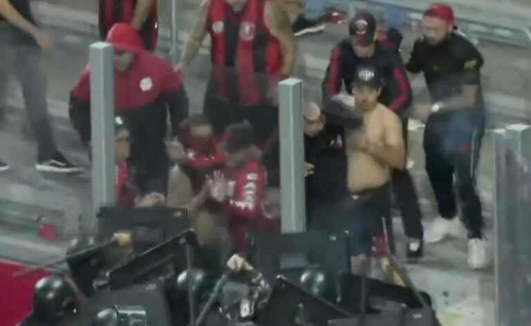 A Confusão na Ligga Arena: Torcedores do Athletico Tentam Invadir o Gramado Após Derrota