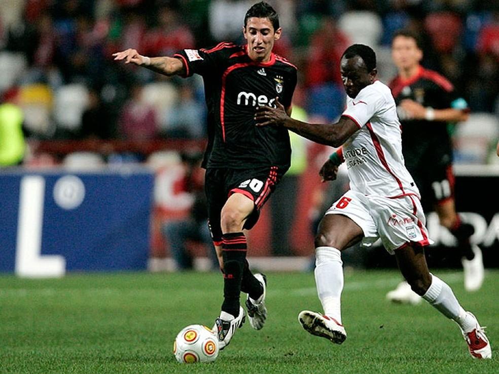 Di María em ação com a camisa do Benfica