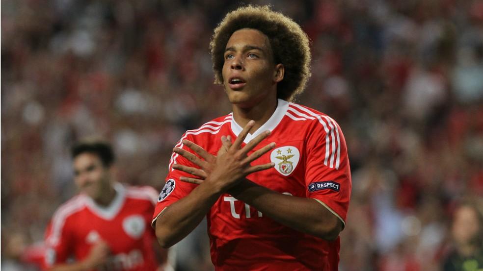 Witsel comemora um gol pelo Benfica