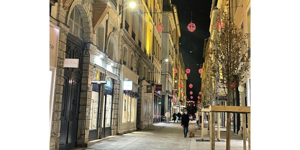Rua Émile Zola perfeitamente renovada
