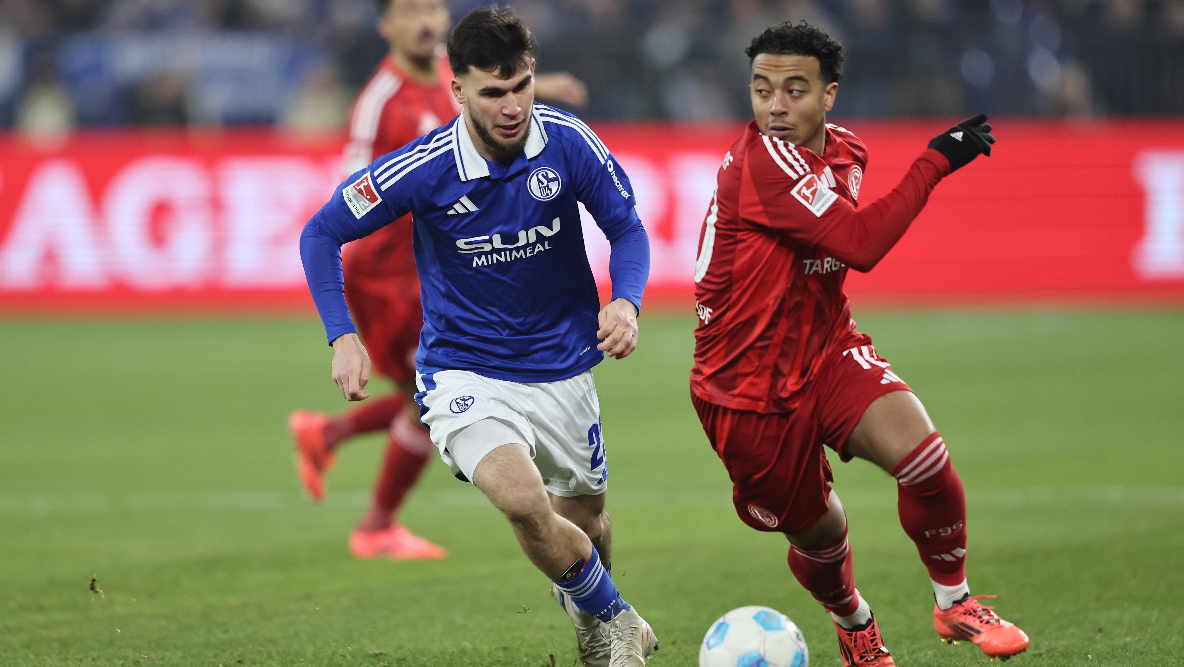 Myron van Brederode (r.) im Duell mit Mehmet-Can Aydin.