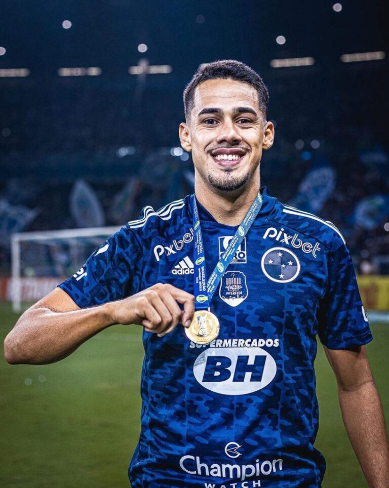 Vasco tenta contratar zagueiro Lucas Oliveira do Cruzeiro sem pagar transferência