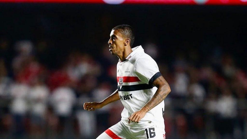 Luiz Gustavo, jogador do São Paulo - Foto: Rubens Chiri.