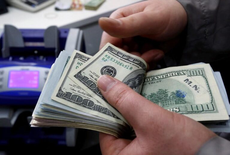 Dólar sobe 2% na semana e fecha a R$ 6,19: Impactos do cenário econômico