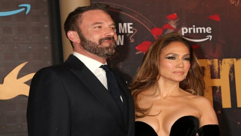Ben Affleck, Jennifer Lopez e Jennifer Garner: Uma Exibição de Harmonia Familiar em Evento Escolar