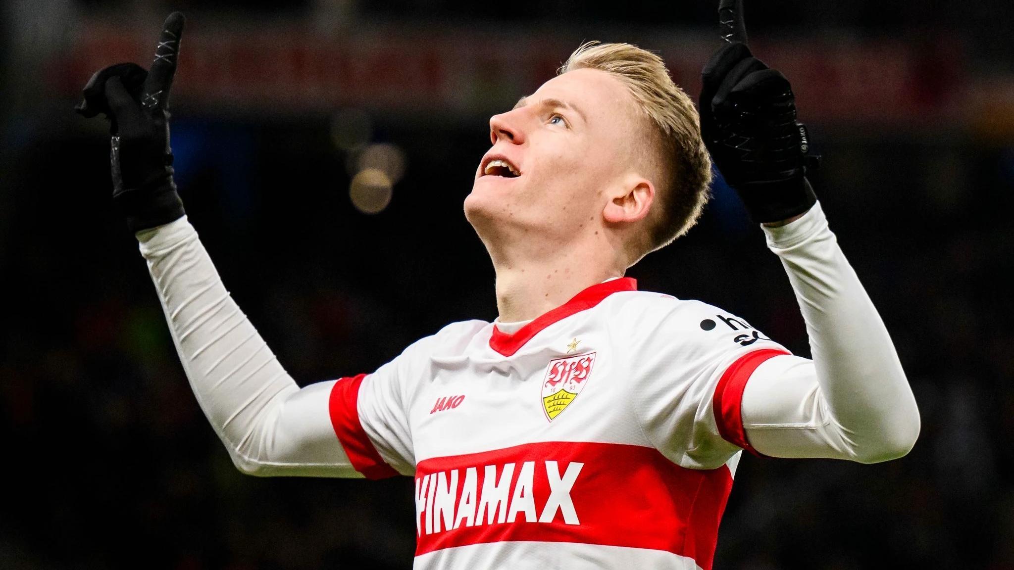 Chris Führich marca o primeiro gol do VfB Stuttgart contra o VfL Bochum