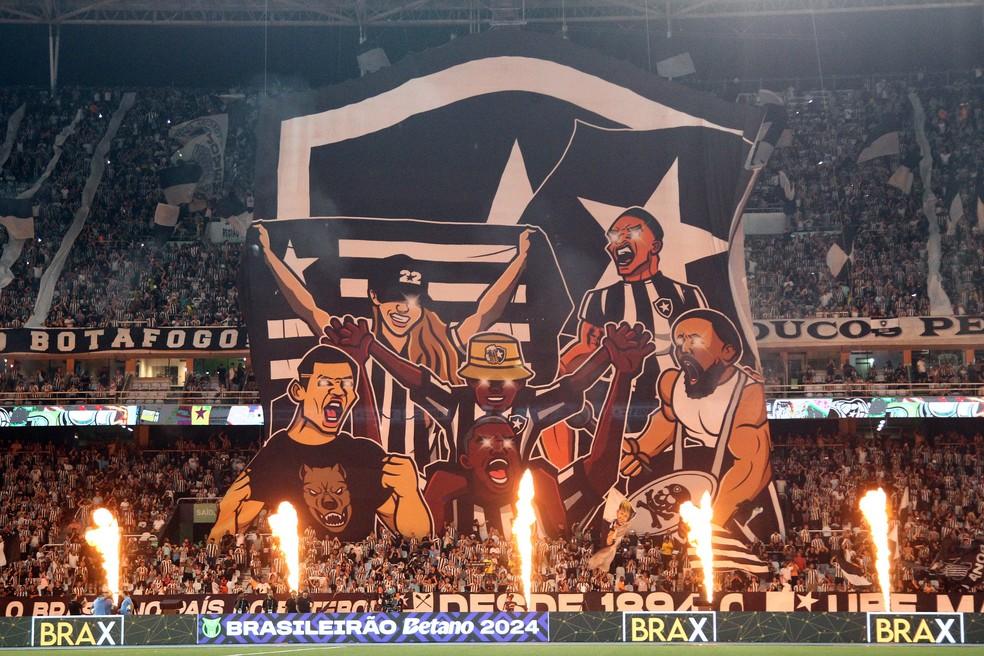 Mosaico no Nilton Santos em Botafogo x Corinthians