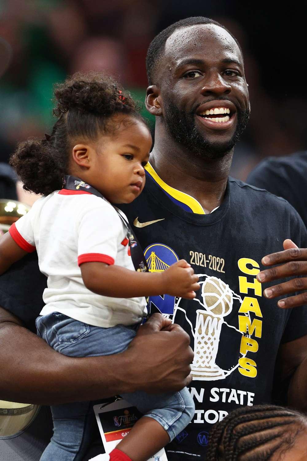 Draymond Green e Cash Green após vitória na NBA