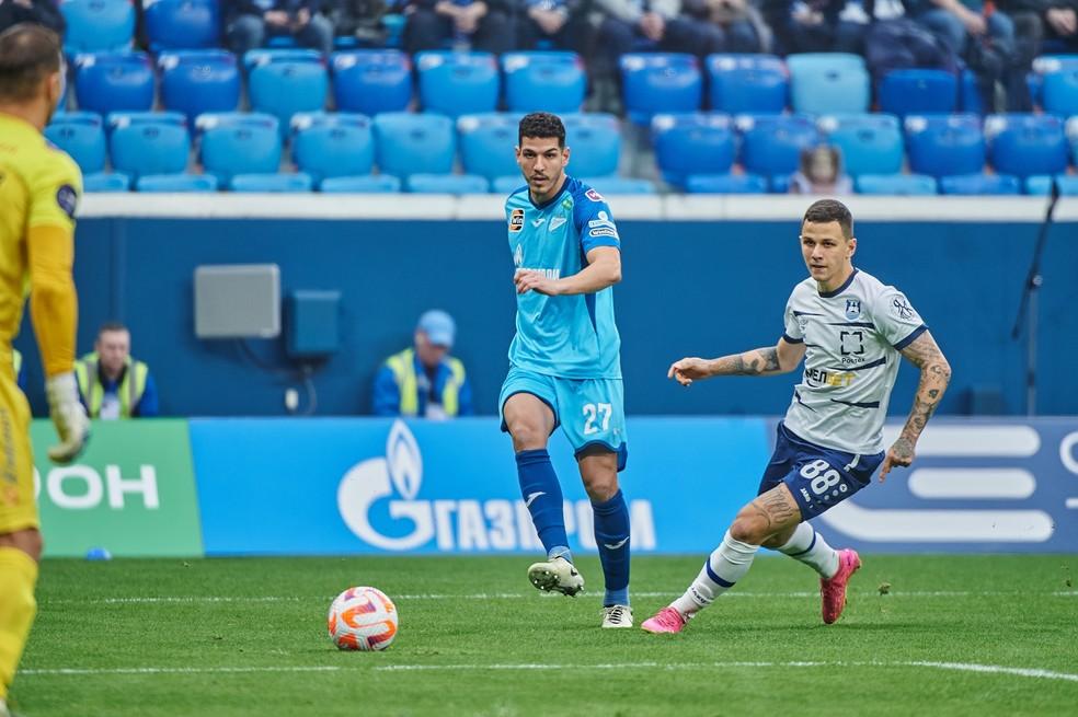 Nino em ação pelo Zenit