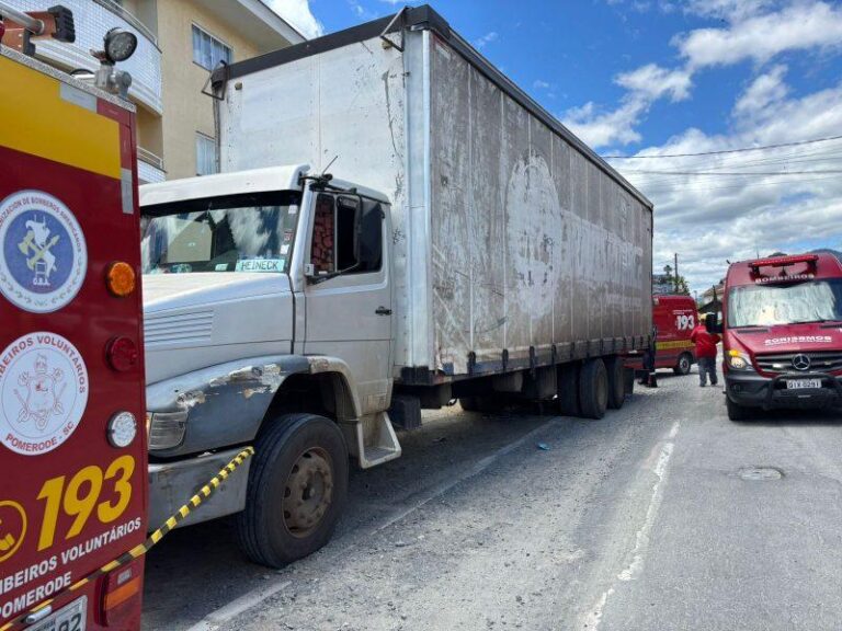 Tragédia em Pomerode: Madrasta e Bebê Morrem Atropeladas por Caminhão