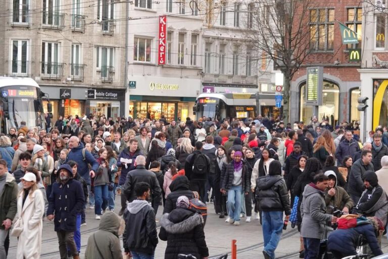 Crescimento populacional de Gent: cidade pode alcançar 300 mil habitantes até 2040