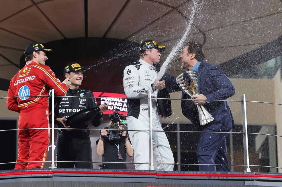 Charles Leclerc, George Russell, Brad Pitt e Javier Bardem em Abu Dhabi