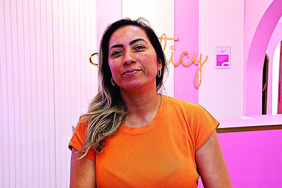 Estabelecimento comercial popular durante a época natalina.