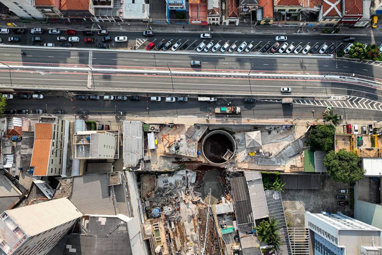 Vista aérea da cratera nas obras da Linha 6-Laranja do Metrô de São Paulo