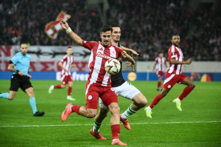 Manchester United mira no prodígio grego Charalampos Kostoulas