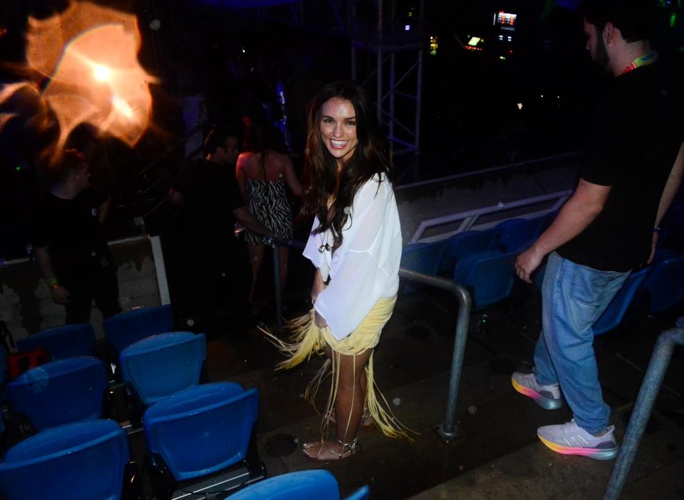 Rafa Kalimann nos bastidores do show de Nattan