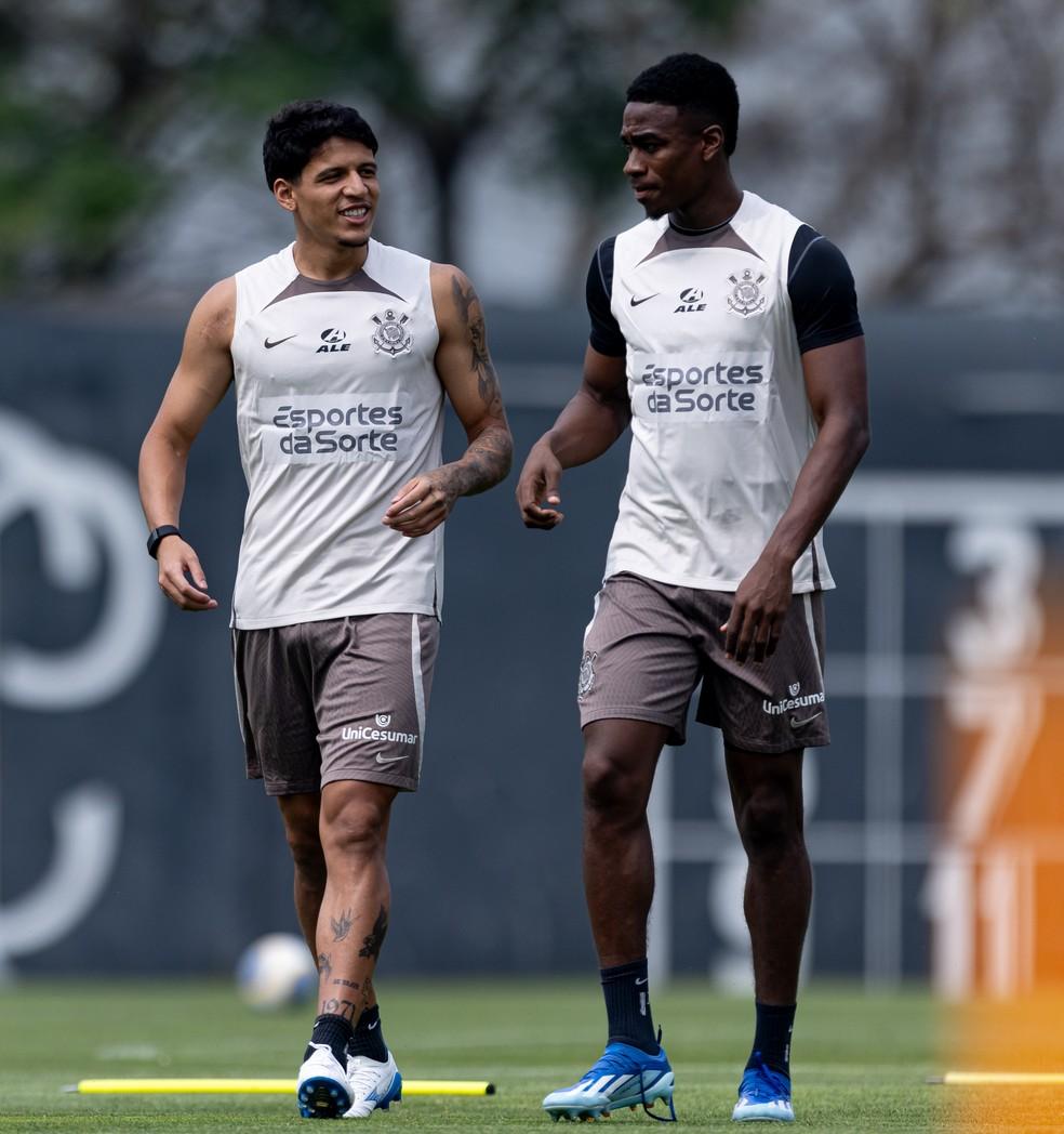 Caetano está de saída do Corinthians, mas Félix Torres seguirá