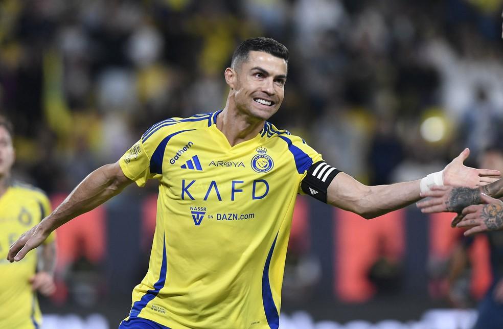 Cristiano Ronaldo marca de pênalti em Al-Nassr x Damac, no Campeonato Saudita