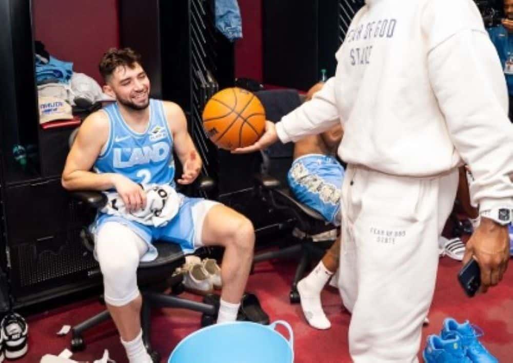 Ty Jerome dos Cavaliers durante a NBA