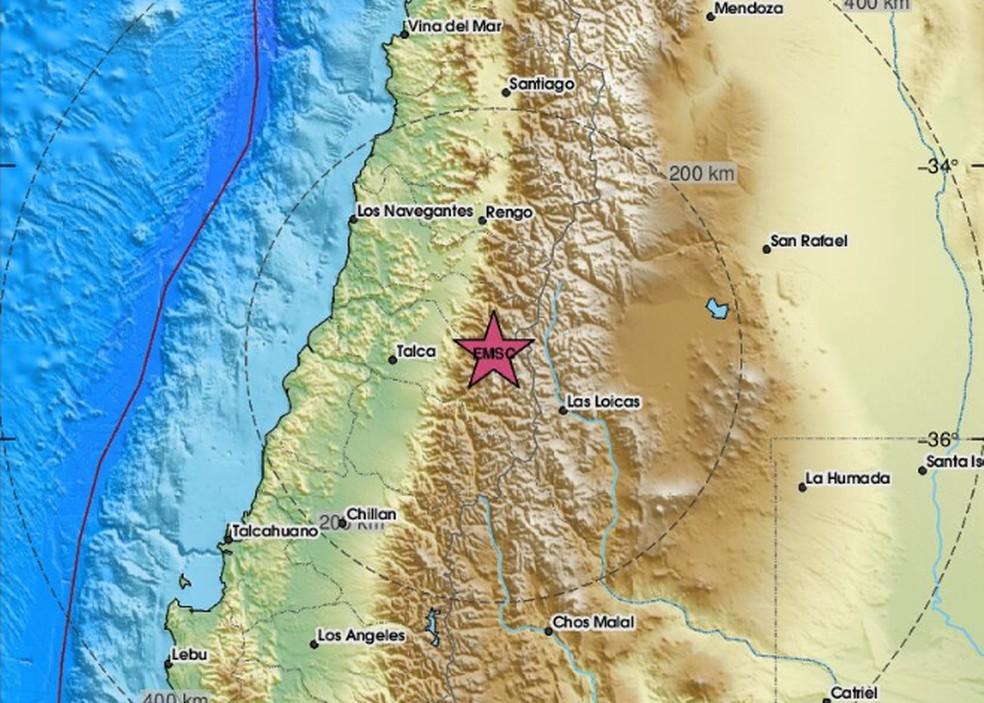 Estrela vermelha mostra o epicentro do terremoto no Chile.