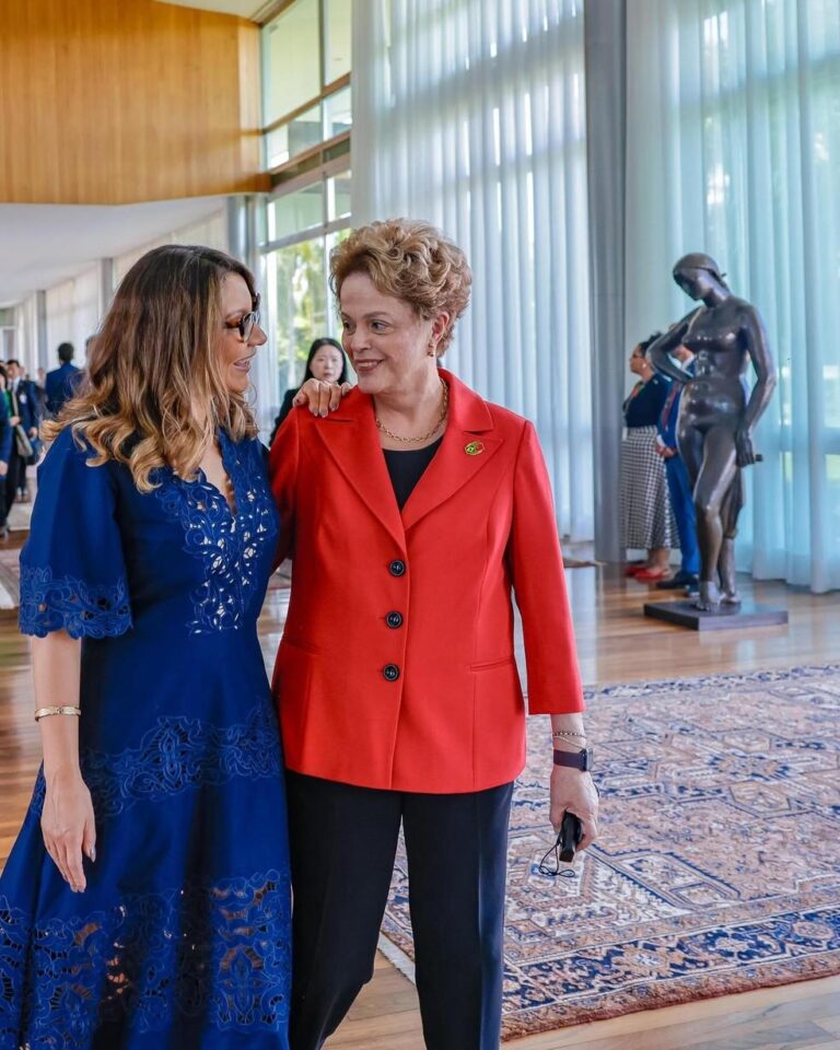 Janja homenageia Dilma Rousseff em seu 77º aniversário