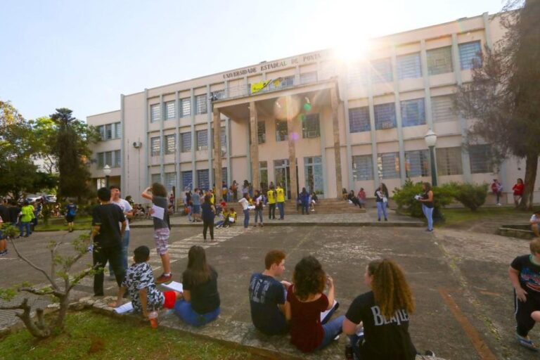 UEPG divulga resultado do vestibular de 2025 com 1.171 vagas disponíveis