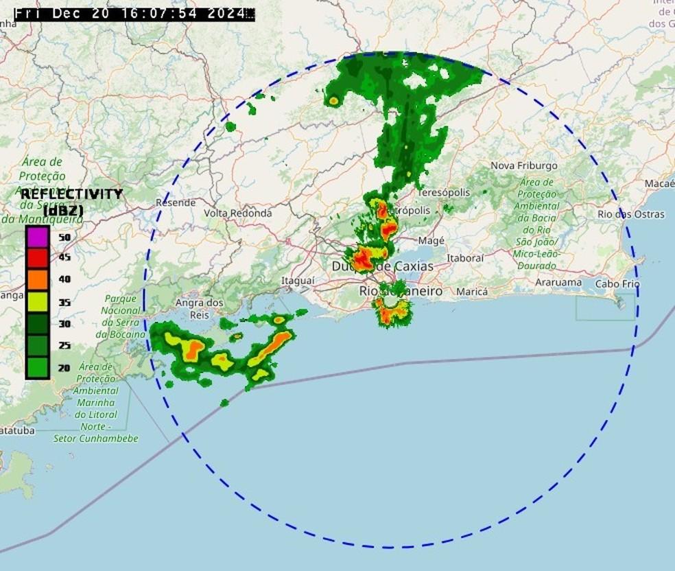 Núcleos de chuva no entorno do Maciço da Tijuca