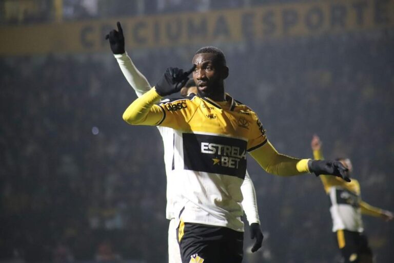 Yannick Bolasie se aproxima do Cruzeiro e revela admiração por Ronaldo Fenômeno