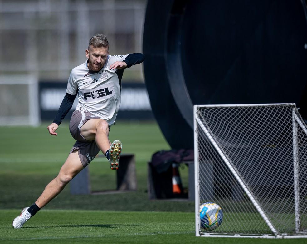 Pedro Henrique durante treino