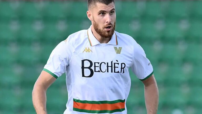 Venezia vence Cagliari em partida emocionante pela Série A