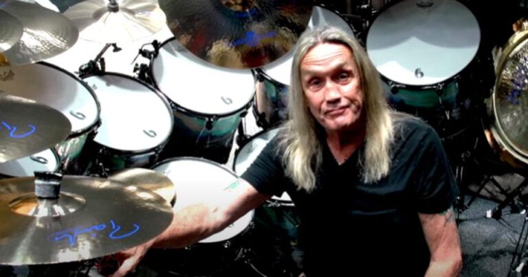 Nicko McBrain anuncia saída do Iron Maiden em emocionante show de despedida em São Paulo