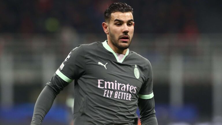 Paulo Fonseca justifica decisão de deixar Theo Hernandez no banco de reservas