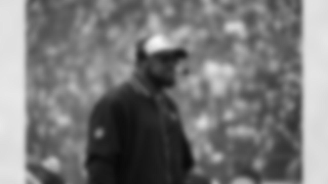 Mike Tomlin, treinador do Pittsburgh Steelers, durante o jogo contra os Kansas City Chiefs no Natal de 2024.