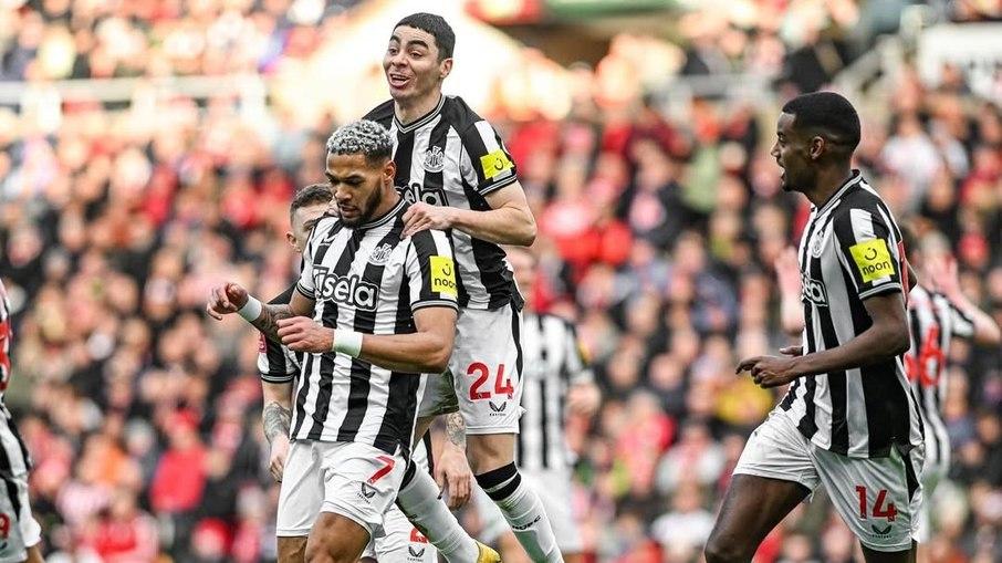 Miguel Almirón em ação pelo Newcastle